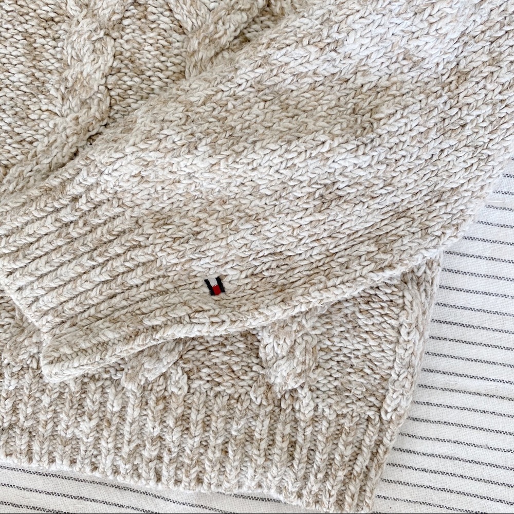 Vintage Tommy Hilfiger sweater